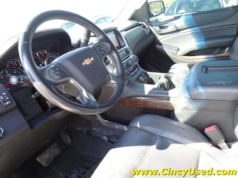 2018 Chevrolet Suburban LT - Photo 12 - Cincinnati, OH 45255