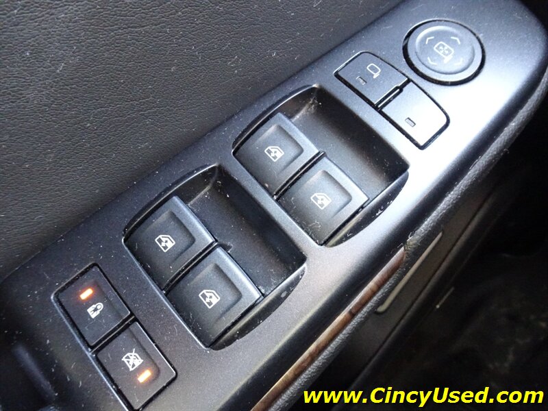 2018 Chevrolet Suburban LT - Photo 23 - Cincinnati, OH 45255
