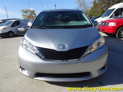 2011 Toyota Sienna LE 8-Passenger   - Photo 2 - Cincinnati, OH 45255