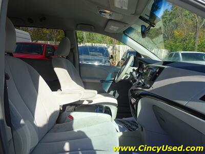 2011 Toyota Sienna LE 8-Passenger   - Photo 18 - Cincinnati, OH 45255