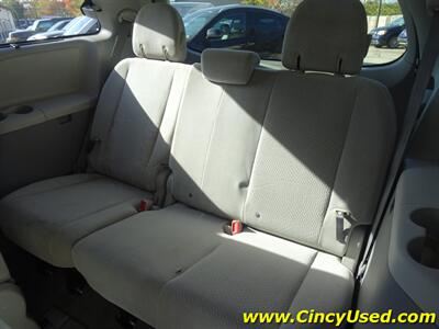 2011 Toyota Sienna LE 8-Passenger   - Photo 14 - Cincinnati, OH 45255