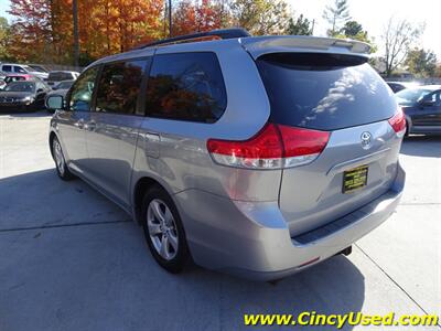 2011 Toyota Sienna LE 8-Passenger   - Photo 9 - Cincinnati, OH 45255