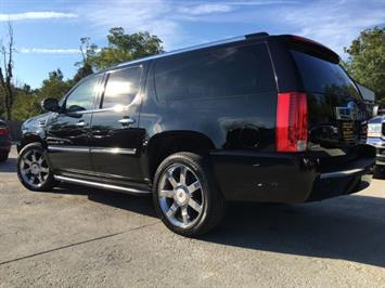 2009 Cadillac Escalade ESV   - Photo 13 - Cincinnati, OH 45255