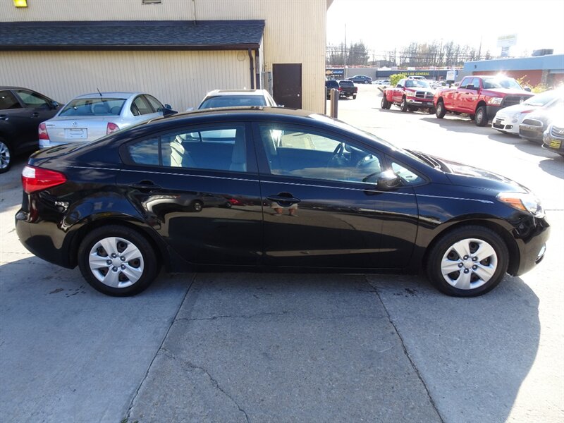 2016 Kia Forte LX  I4 FWD - Photo 4 - Cincinnati, OH 45255