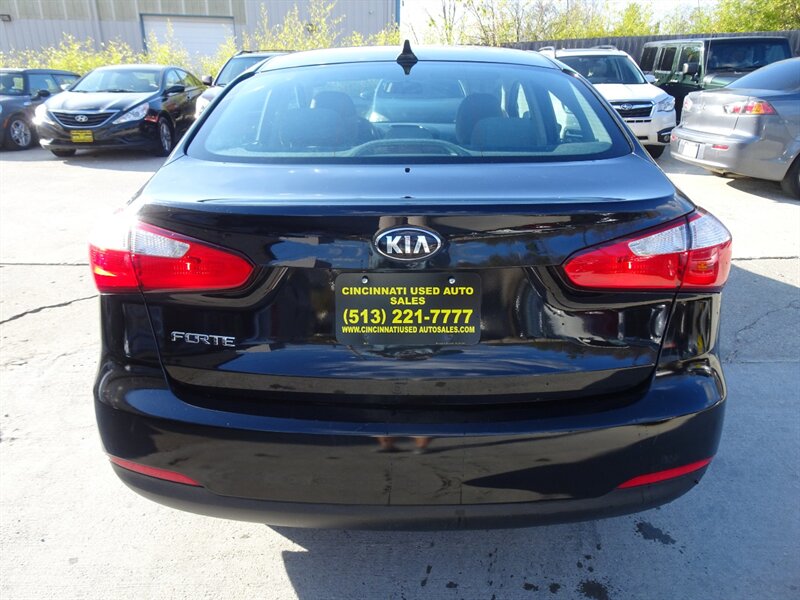 2016 Kia Forte LX  I4 FWD - Photo 7 - Cincinnati, OH 45255