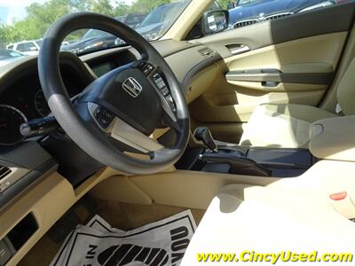 2009 Honda Accord LX-P   - Photo 12 - Cincinnati, OH 45255