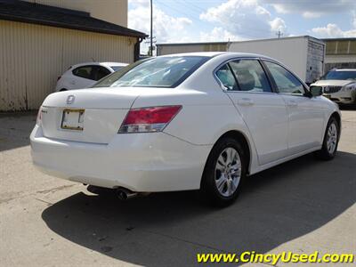 2009 Honda Accord LX-P   - Photo 8 - Cincinnati, OH 45255