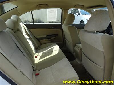 2009 Honda Accord LX-P   - Photo 15 - Cincinnati, OH 45255