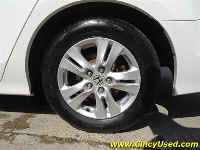 2009 Honda Accord LX-P   - Photo 32 - Cincinnati, OH 45255