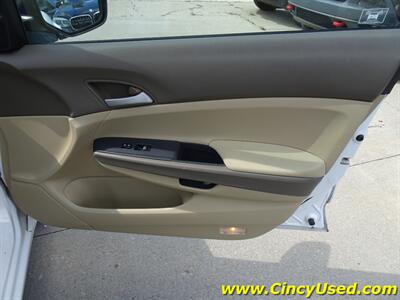 2009 Honda Accord LX-P   - Photo 27 - Cincinnati, OH 45255