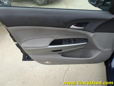 2010 Honda Accord EX-L V6 w/Navi   - Photo 27 - Cincinnati, OH 45255