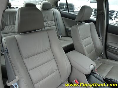 2010 Honda Accord EX-L V6 w/Navi   - Photo 10 - Cincinnati, OH 45255