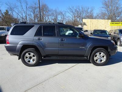 2004 Toyota 4Runner SR5   - Photo 6 - Cincinnati, OH 45255