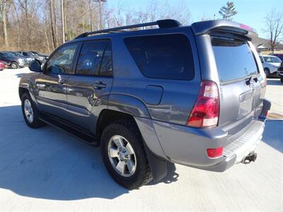 2004 Toyota 4Runner SR5   - Photo 8 - Cincinnati, OH 45255