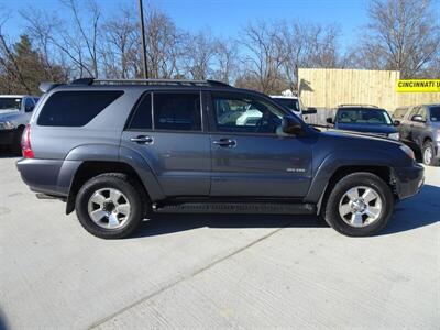 2004 Toyota 4Runner SR5   - Photo 5 - Cincinnati, OH 45255