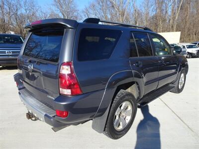 2004 Toyota 4Runner SR5   - Photo 12 - Cincinnati, OH 45255