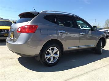 2011 Nissan Rogue SV   - Photo 13 - Cincinnati, OH 45255