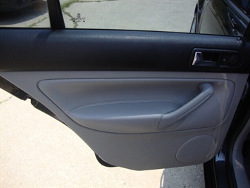 2001 Volkswagen Jetta GLS   - Photo 23 - Cincinnati, OH 45255