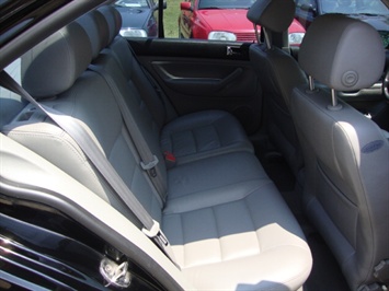 2001 Volkswagen Jetta GLS   - Photo 9 - Cincinnati, OH 45255