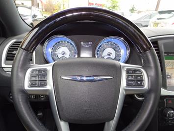 2011 Chrysler 300 C   - Photo 15 - Cincinnati, OH 45255