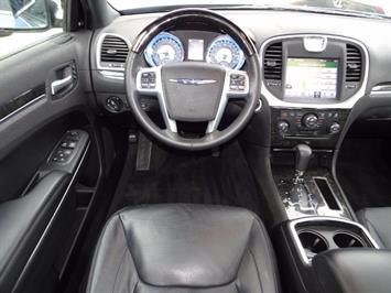 2011 Chrysler 300 C   - Photo 12 - Cincinnati, OH 45255