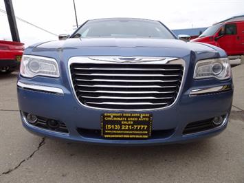 2011 Chrysler 300 C   - Photo 2 - Cincinnati, OH 45255