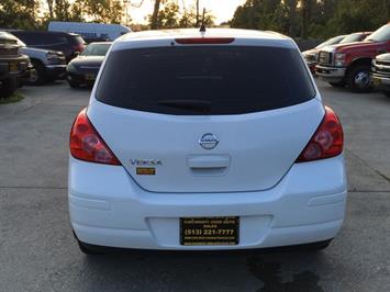 2011 Nissan Versa 1.8 S   - Photo 5 - Cincinnati, OH 45255