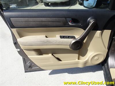 2009 Honda CR-V LX   - Photo 27 - Cincinnati, OH 45255