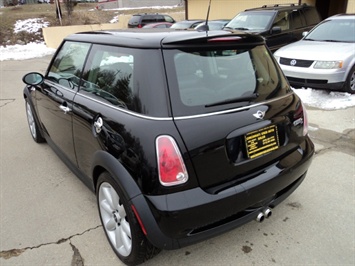 2005 MINI Cooper S   - Photo 4 - Cincinnati, OH 45255