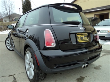 2005 MINI Cooper S   - Photo 12 - Cincinnati, OH 45255