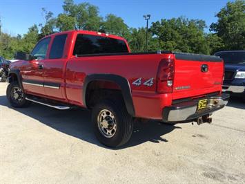 2003 Chevrolet Silverado 2500HD LS   - Photo 12 - Cincinnati, OH 45255