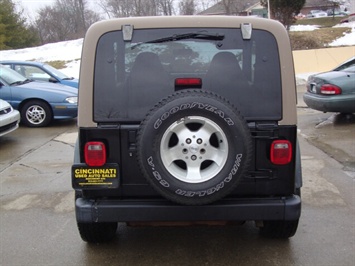 2000 Jeep Wrangler Sport   - Photo 5 - Cincinnati, OH 45255