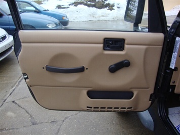 2000 Jeep Wrangler Sport   - Photo 23 - Cincinnati, OH 45255