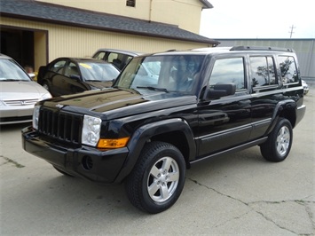 2006 Jeep Commander   - Photo 3 - Cincinnati, OH 45255