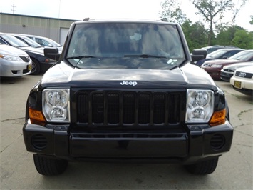 2006 Jeep Commander   - Photo 2 - Cincinnati, OH 45255