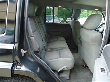 2006 Jeep Commander   - Photo 8 - Cincinnati, OH 45255