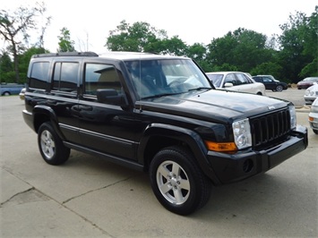 2006 Jeep Commander   - Photo 1 - Cincinnati, OH 45255