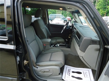 2006 Jeep Commander   - Photo 7 - Cincinnati, OH 45255