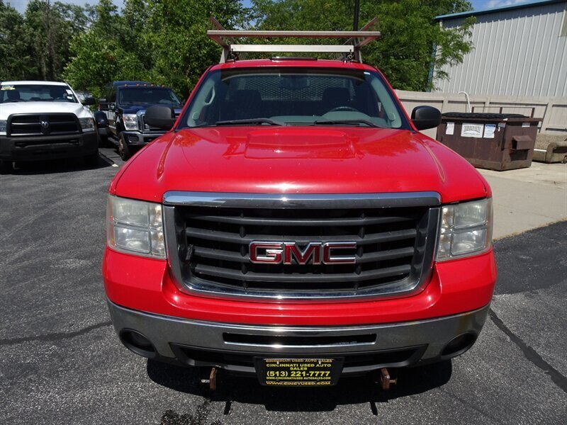 2009 GMC Sierra 3500HD Work Truck  Ladder Rack Utility Bed - Photo 4 - Cincinnati, OH 45255