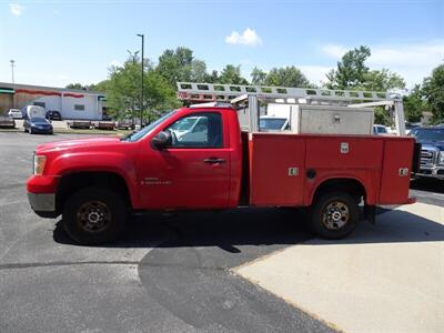 2009 GMC Sierra 3500HD Work Truck  Ladder Rack Utility Bed - Photo 12 - Cincinnati, OH 45255