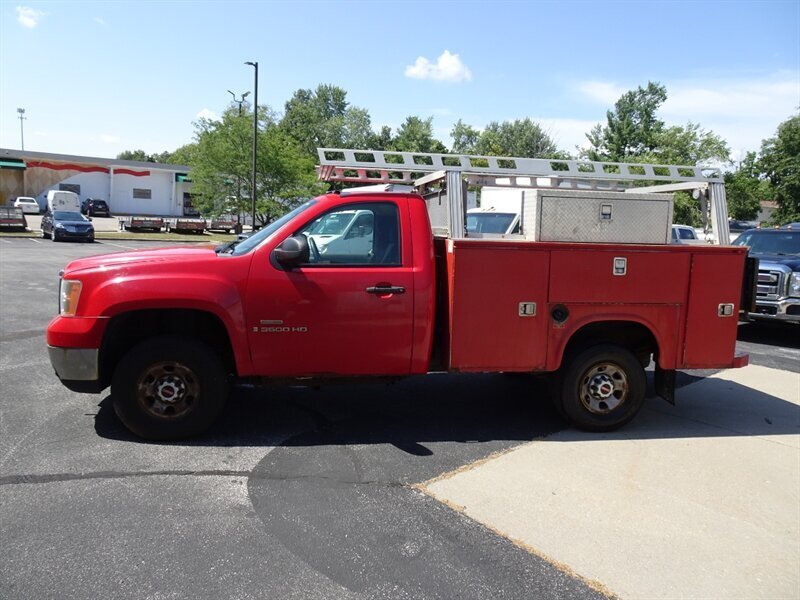 2009 GMC Sierra 3500HD Work Truck  Ladder Rack Utility Bed - Photo 12 - Cincinnati, OH 45255