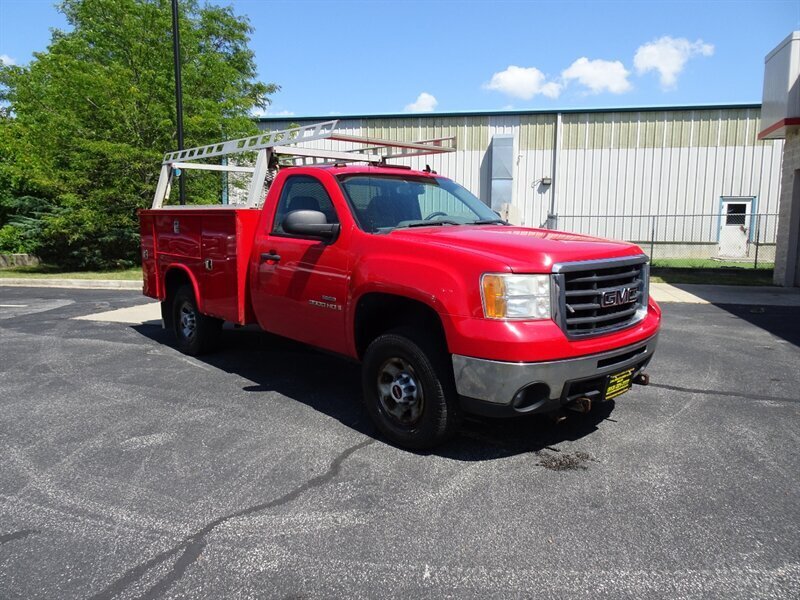 2009 GMC Sierra 3500HD Work Truck  Ladder Rack Utility Bed - Photo 2 - Cincinnati, OH 45255
