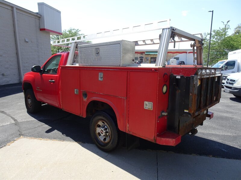 2009 GMC Sierra 3500HD Work Truck  Ladder Rack Utility Bed - Photo 7 - Cincinnati, OH 45255