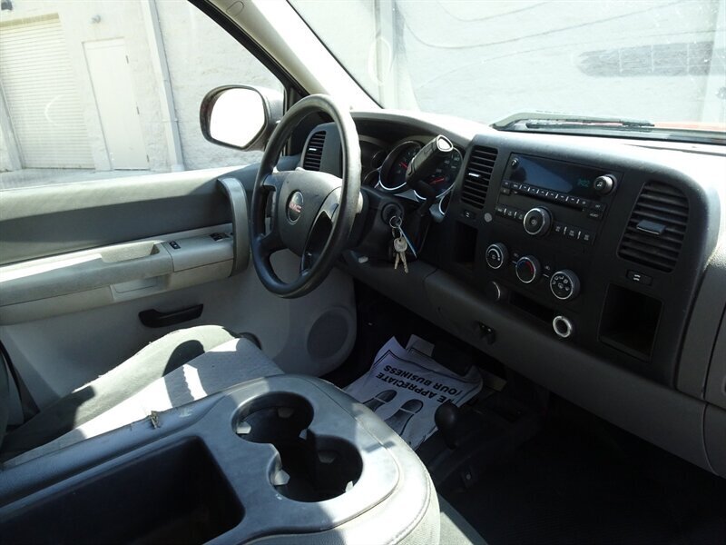 2009 GMC Sierra 3500HD Work Truck  Ladder Rack Utility Bed - Photo 20 - Cincinnati, OH 45255