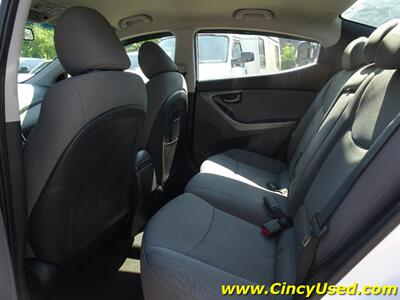 2014 Hyundai Elantra SE - Photo 13 - Cincinnati, OH 45255