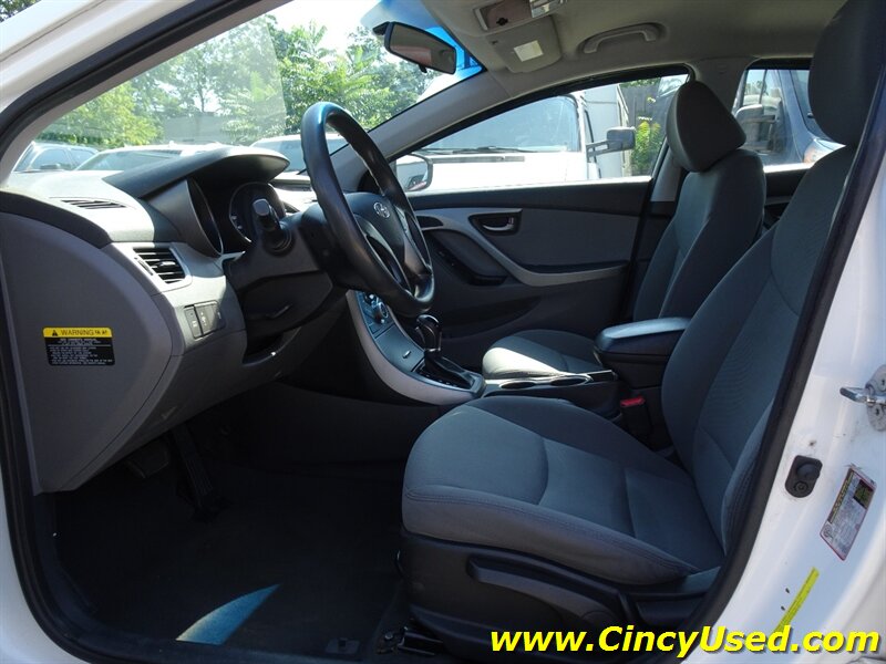 2014 Hyundai Elantra SE - Photo 10 - Cincinnati, OH 45255