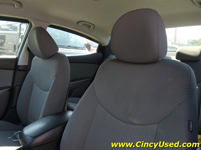 2014 Hyundai Elantra SE - Photo 11 - Cincinnati, OH 45255