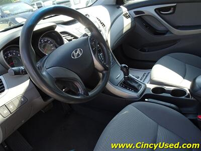 2014 Hyundai Elantra SE - Photo 12 - Cincinnati, OH 45255