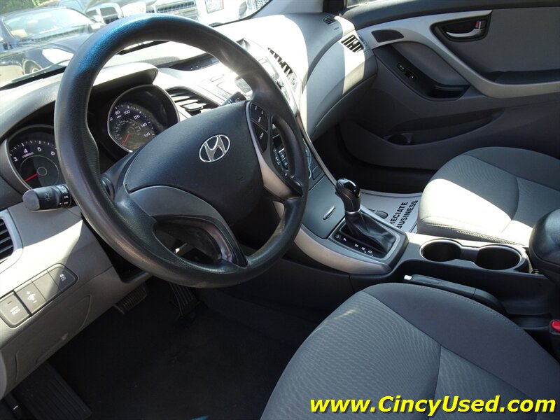 2014 Hyundai Elantra SE - Photo 12 - Cincinnati, OH 45255
