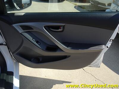 2014 Hyundai Elantra SE - Photo 26 - Cincinnati, OH 45255